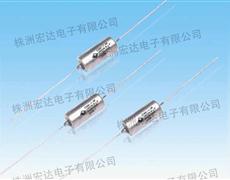 CAK-1型有可靠性指标的固体电解质钽电容器