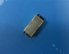 Ultra-wideband microstrip circulator / isolator